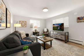 Stunning Downtown Condo - 5 min walk to Old Town!